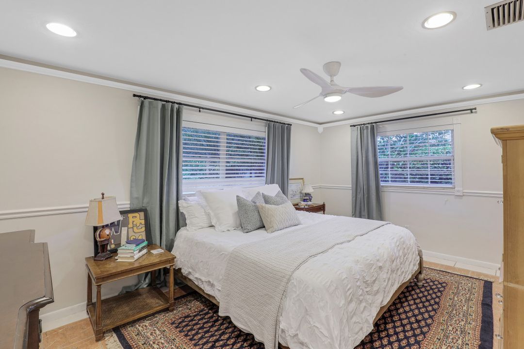 73 Wickliffe Dr, Naples, FL 34110