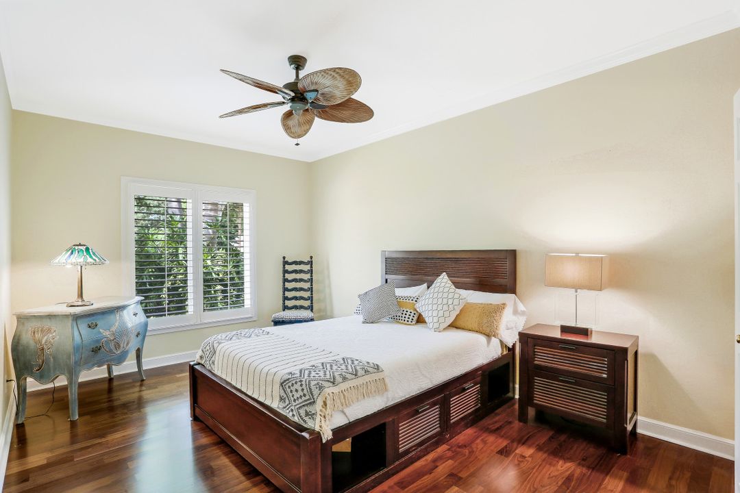 726 Bay Tree Ct, Naples, FL 34108