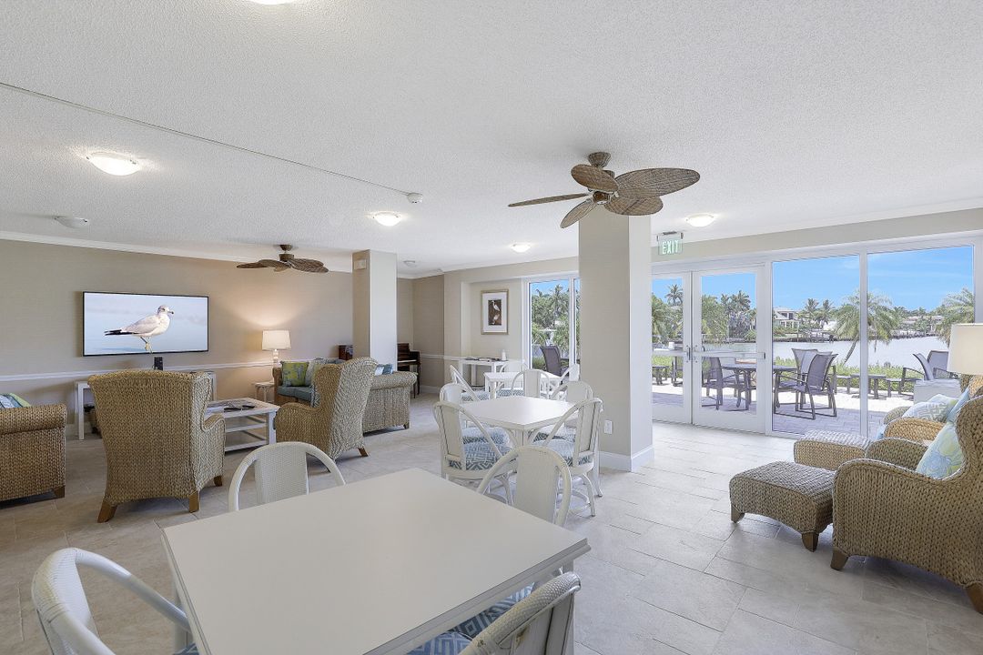 1900 Gulf Shore Blvd N #201, Naples, FL 34102