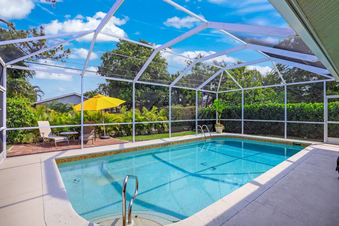 557 96th Ave N, Naples, FL 34108