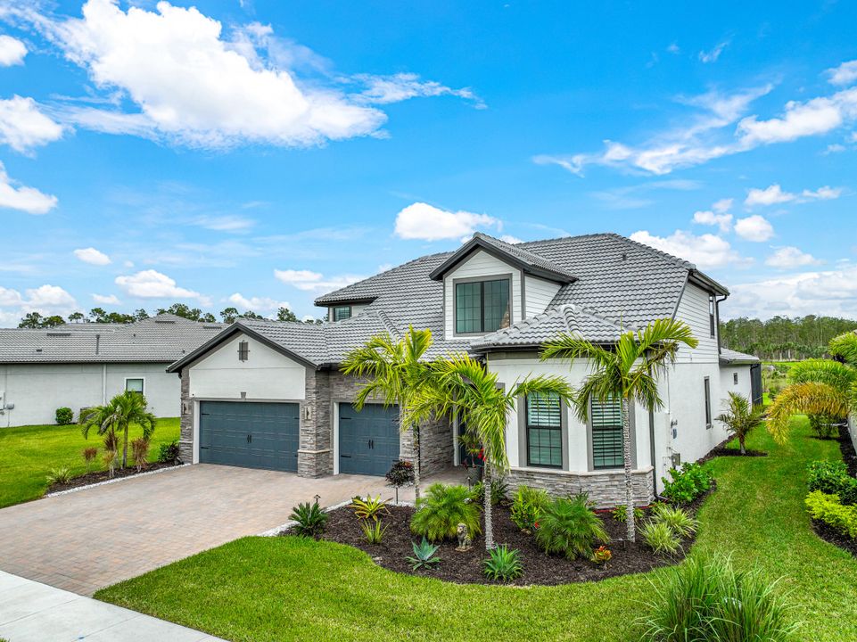 19617 Waterman Ct, Miromar Lakes, FL 33913