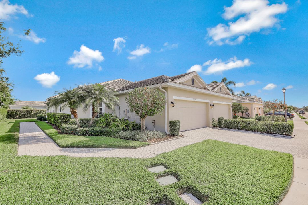 2657 Anguilla Dr, Cape Coral, FL 33991