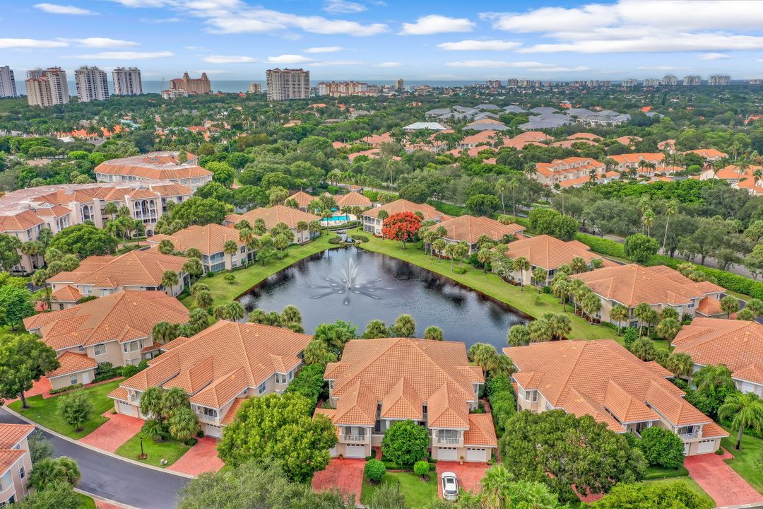 8453 Abbington Cir #821, Naples, FL 34108