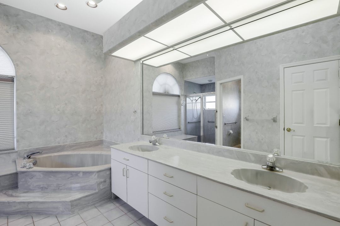 19259 Vintage Trace Cir, Fort Myers, FL 33967