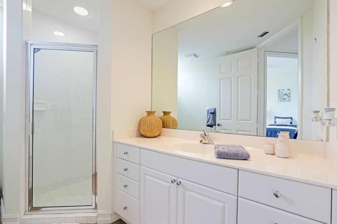 400 Flagship Dr, Naples, FL 34108