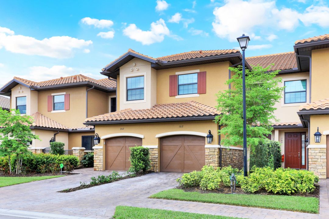 9650 Montelanico Loop #102, Naples, FL 34119