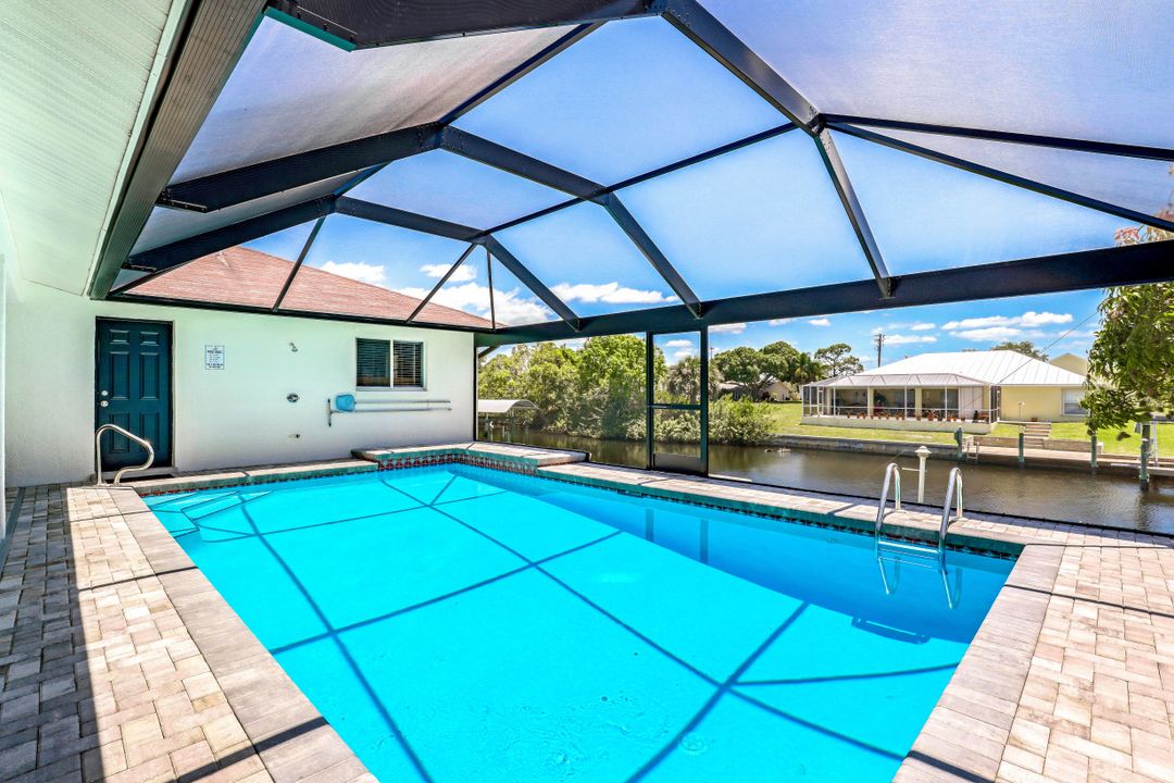 432 Mohawk Pkwy, Cape Coral, FL 33914