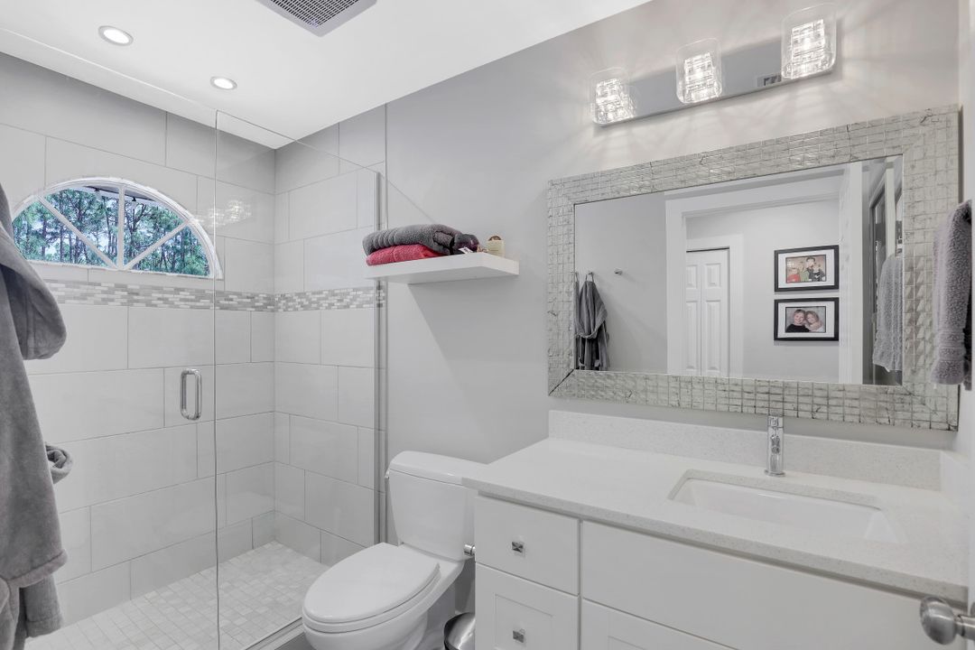 6060 Autumn Oaks Ln, Naples, FL 34119