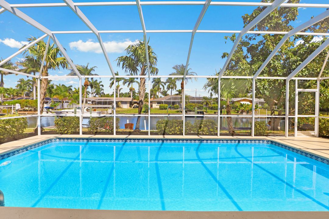 5241 Seagull Ct, Cape Coral, FL 33904