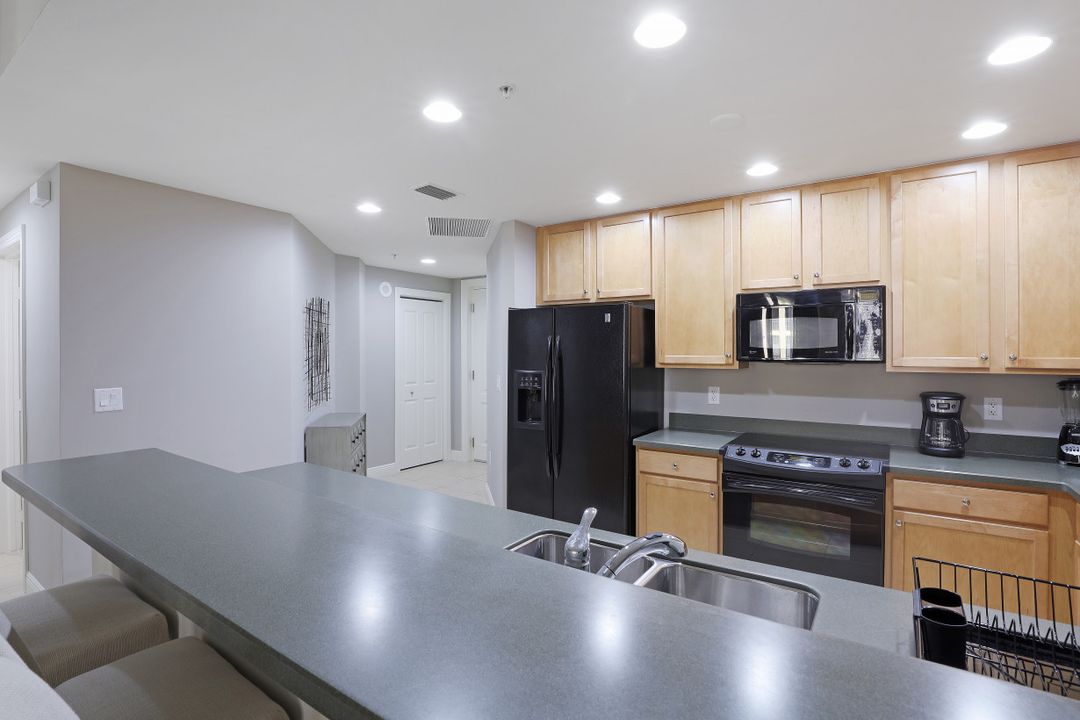 5781 Cape Harbour Dr #903, Cape Coral, FL 33914