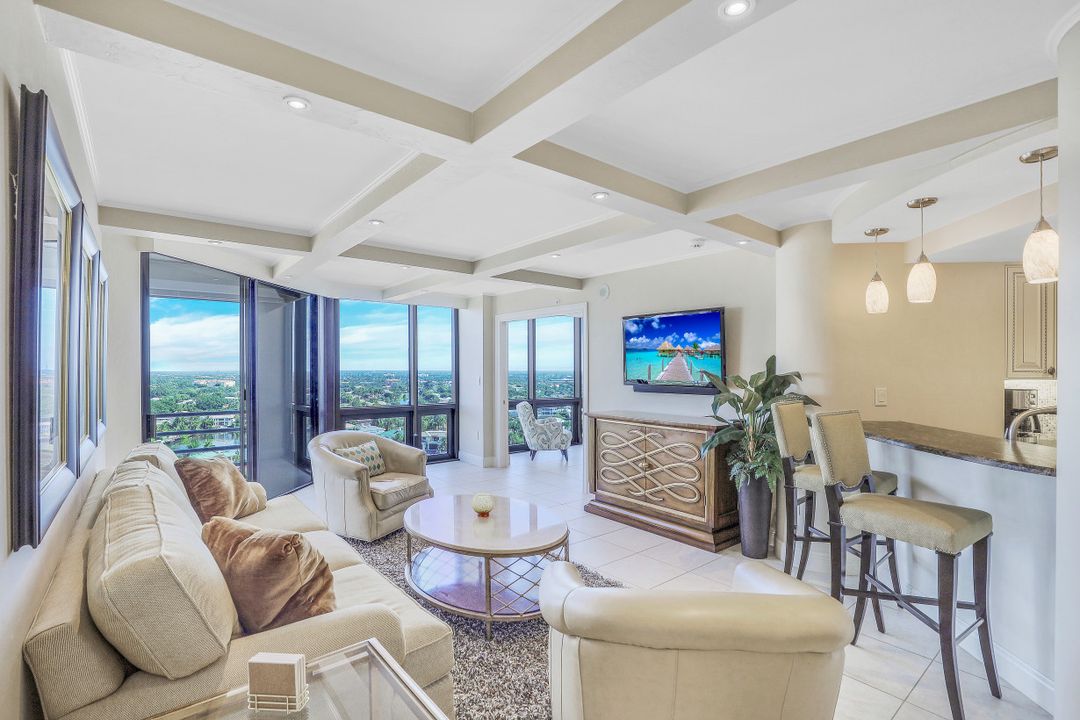 4751 Gulf Shore Blvd N, Naples, FL 34103