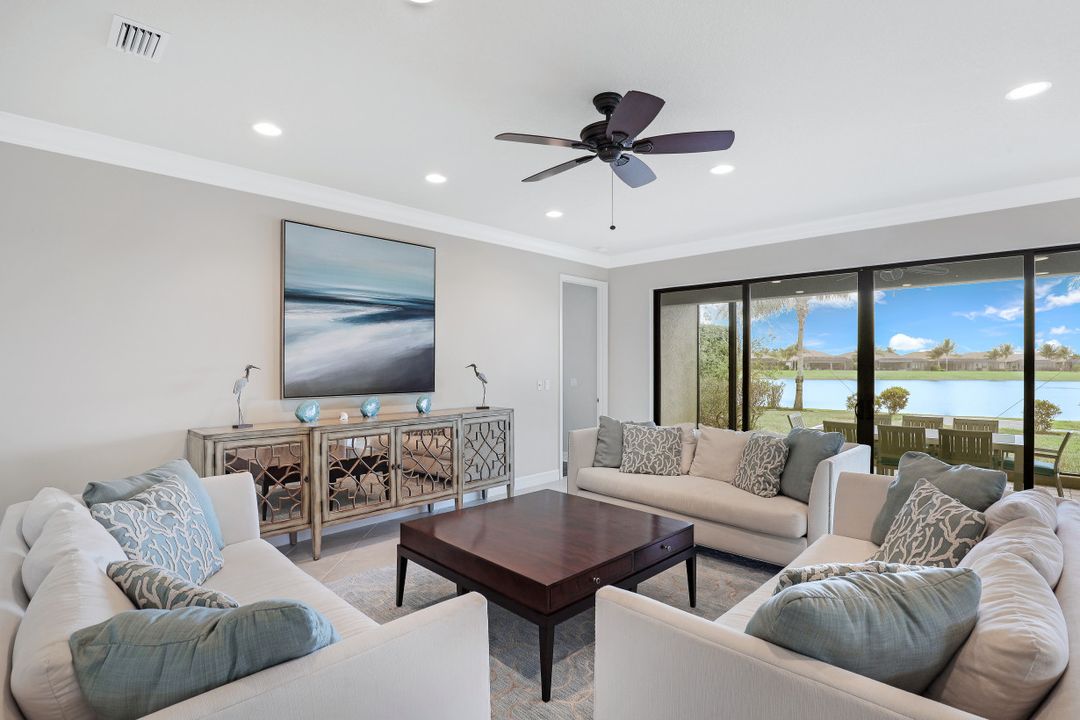 2939 Cinnamon Bay Cir, Naples, FL 34119