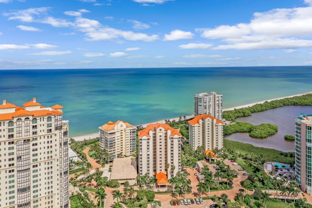 40 Seagate Dr #1101, Naples, FL 34103