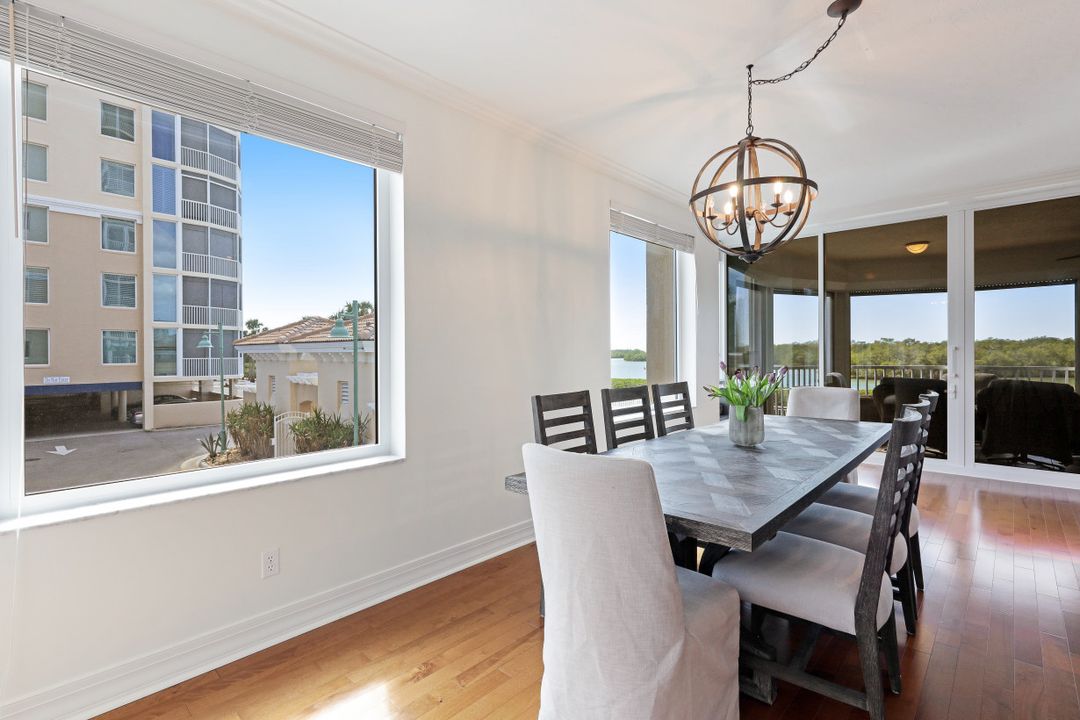 445 Dockside Dr ##201, Naples, FL 34110