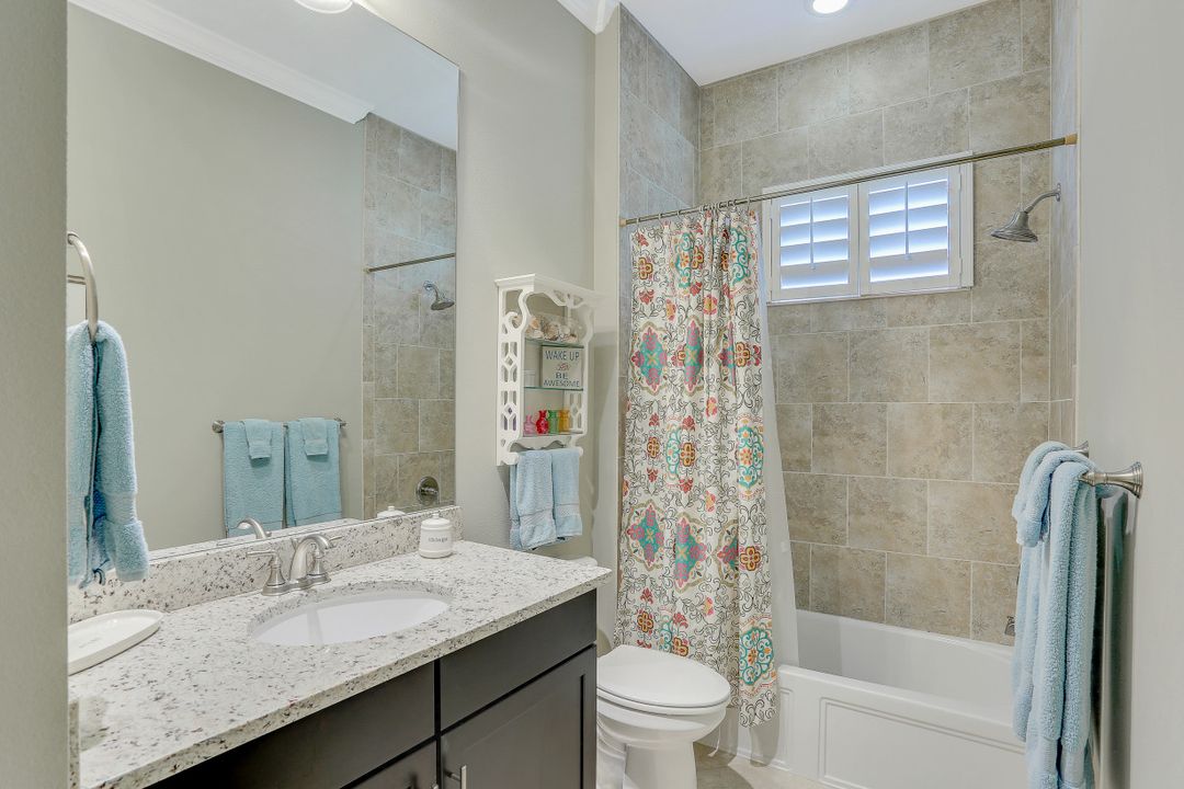 9104 Isla Bella Cir, Bonita Springs, FL 34135