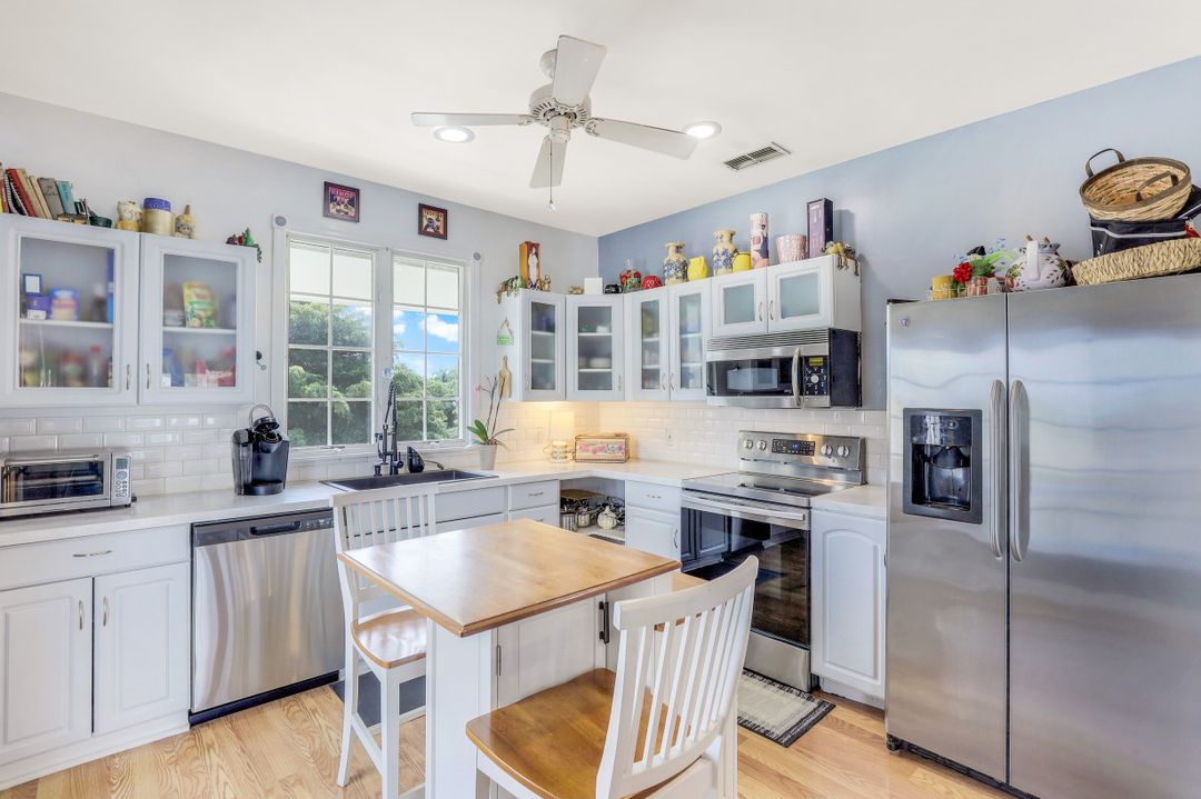 1660 Winterberry Dr, Marco Island, FL 34145