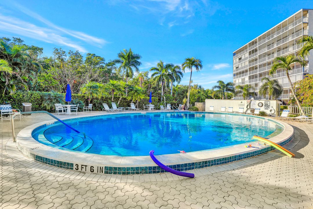 3 Bluebill Ave, Naples, FL 34108