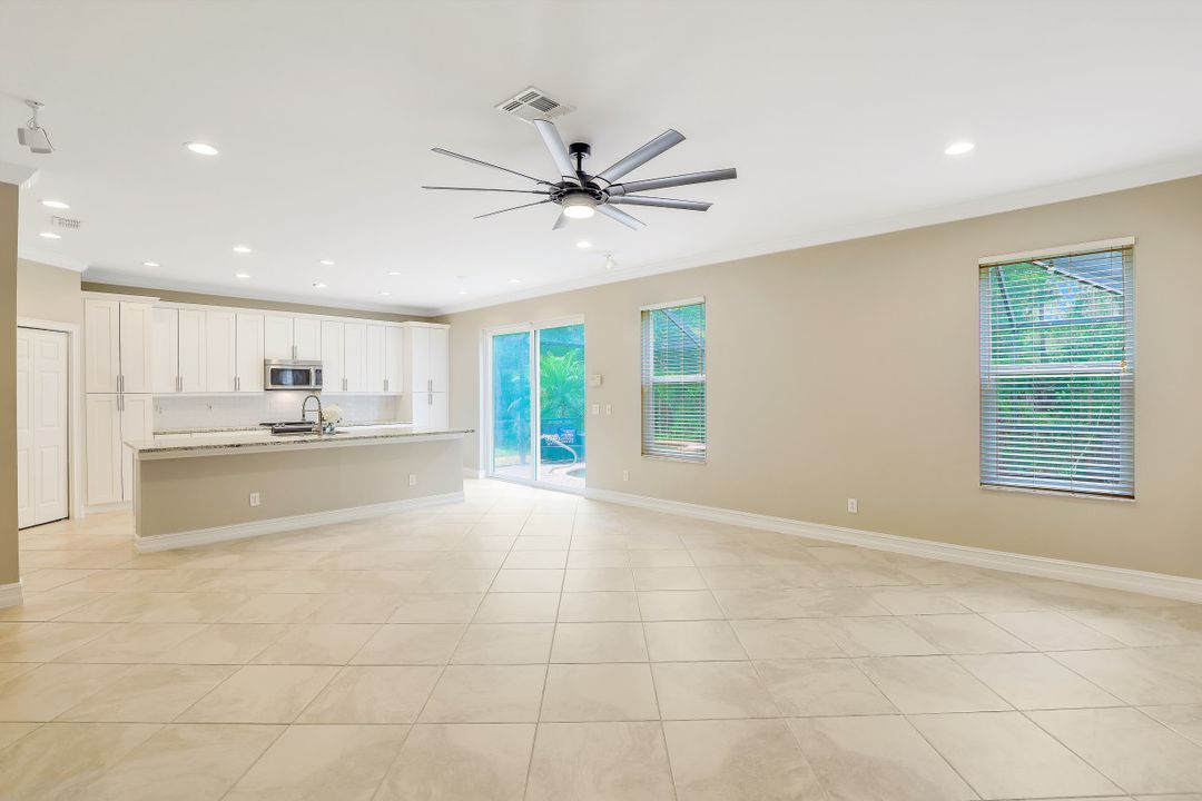 10237 S Silver Palm Dr, Estero, FL 33928