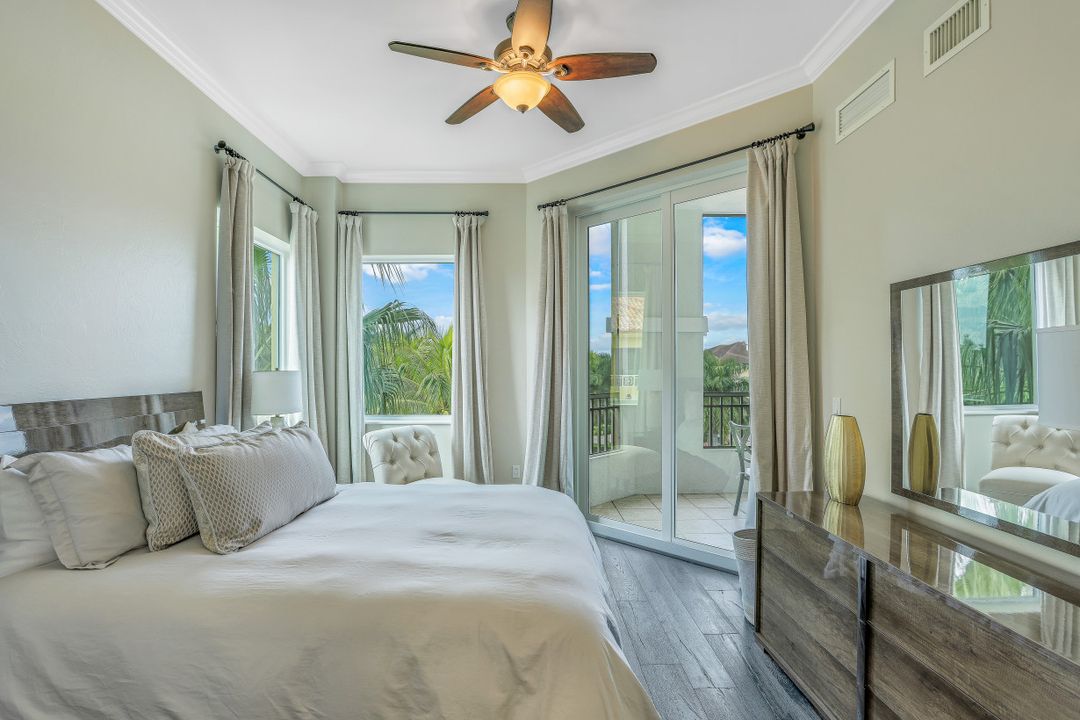 2738 Tiburon Blvd E, Naples, FL 34109