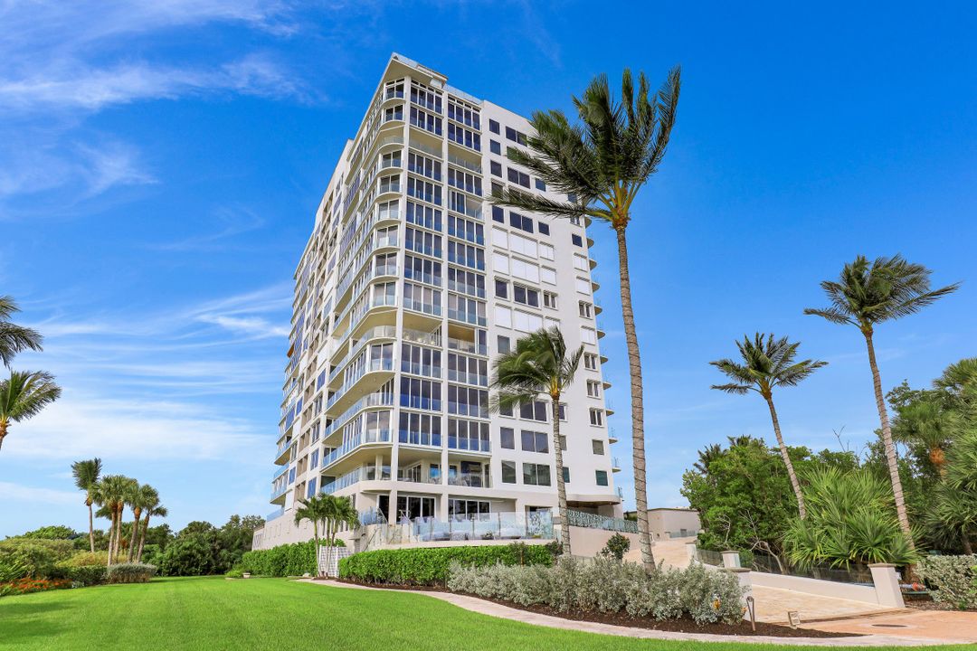 10 Seagate Dr #6S, Naples, FL 34103