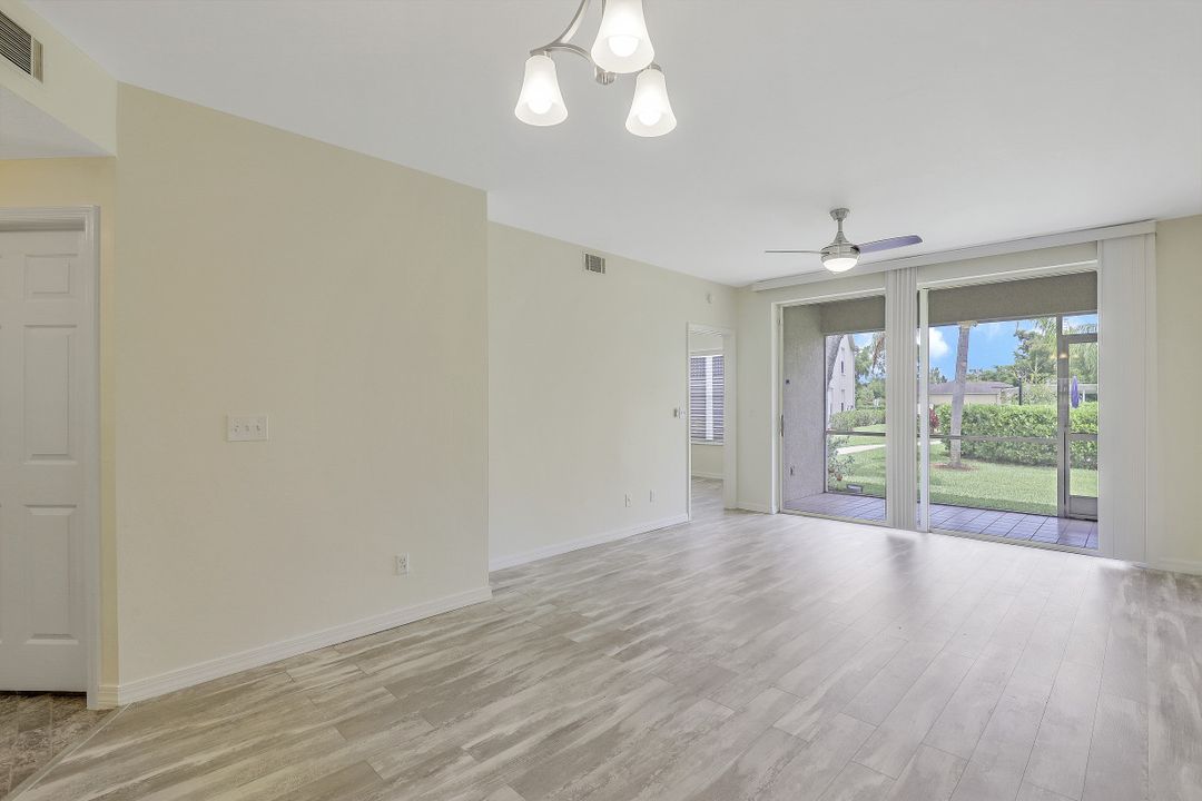 328 Bradstrom Cir, #E-101 Naples, FL 34113