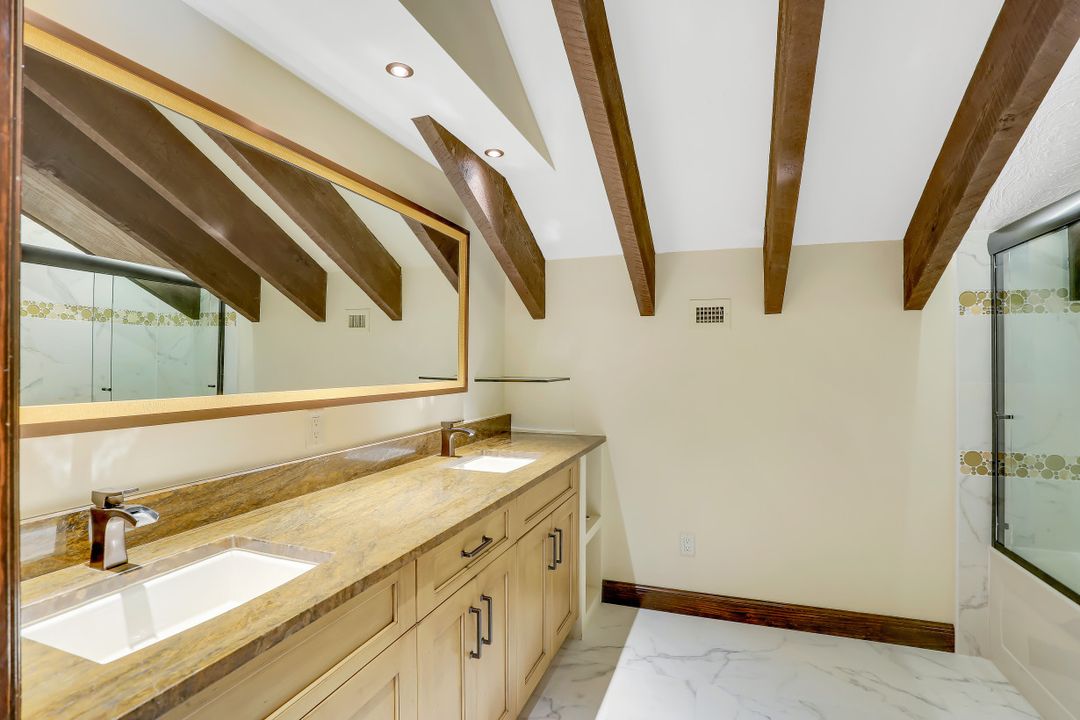 5850 Pelican Bay Blvd #D, Naples, FL 34108