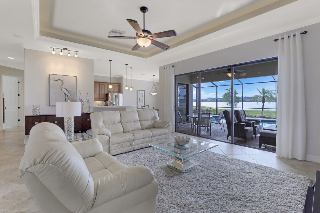 10066 Biscayne Bay Ln, Naples, FL 34120