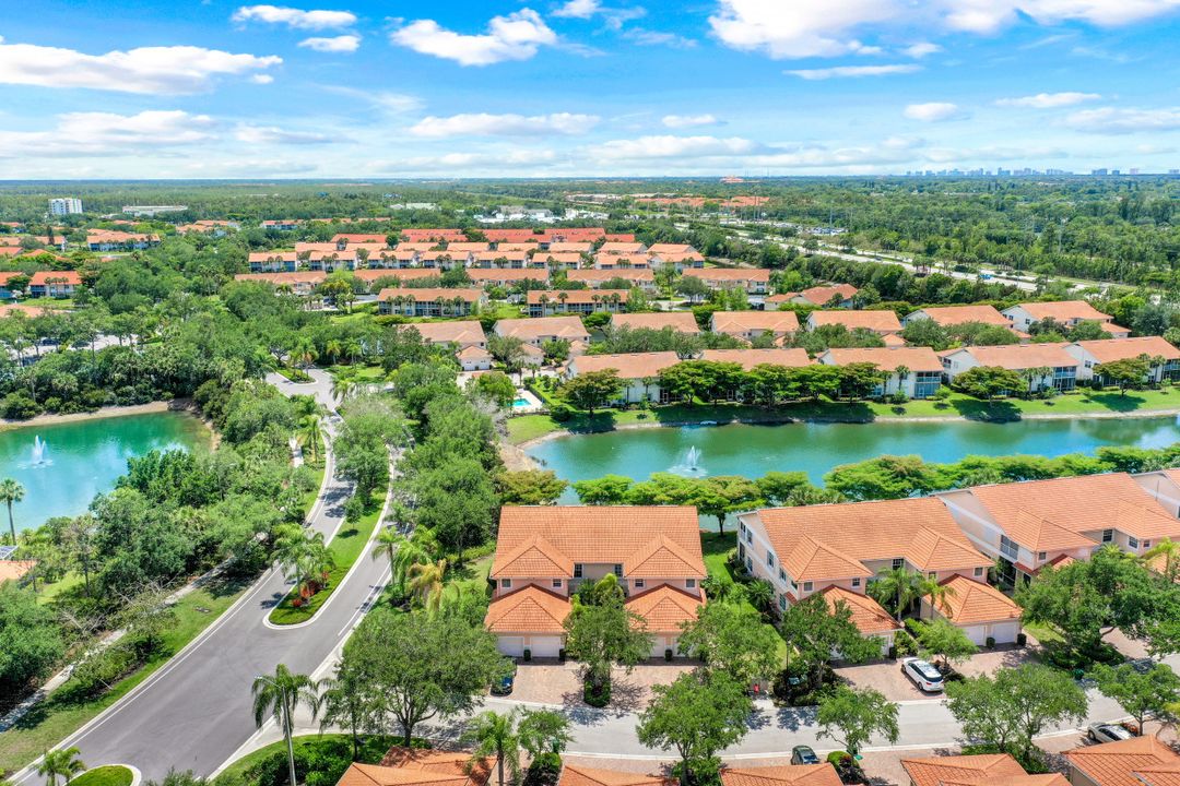 5610 Sherborn Dr #202, Naples, FL 34110