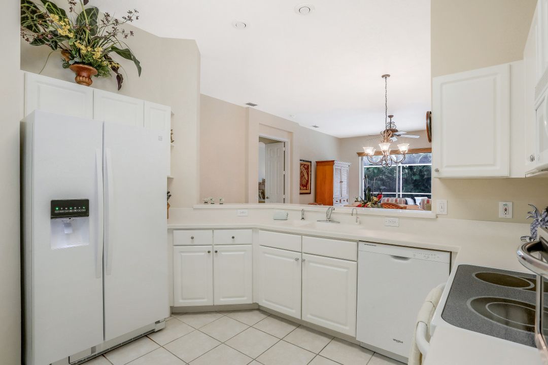 1818 Leamington Ln, Naples, FL 34109