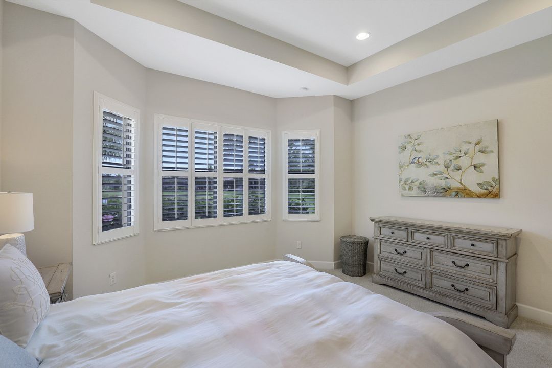 9220 Isla Bella Cir, Bonita Springs, FL 34135