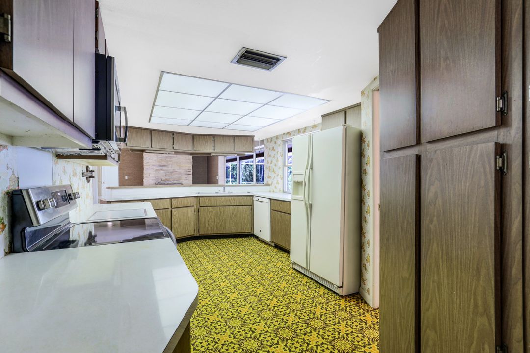 27126 Rue De Paix, Bonita Springs, FL 34135