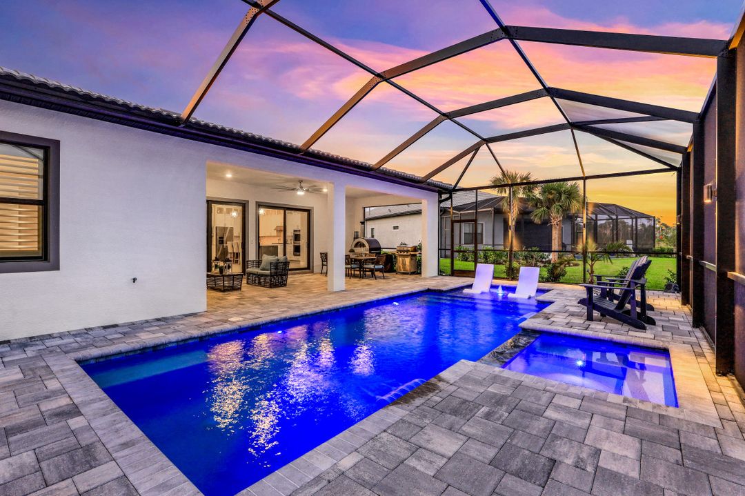 19617 Waterman Ct, Miromar Lakes, FL 33913