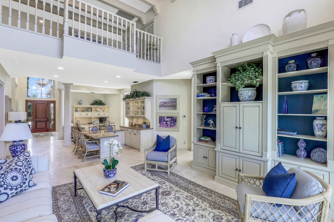 8089 Via Vecchia, Naples, FL 34108