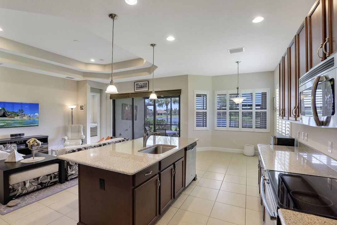 9220 Isla Bella Cir, Bonita Springs, FL 34135