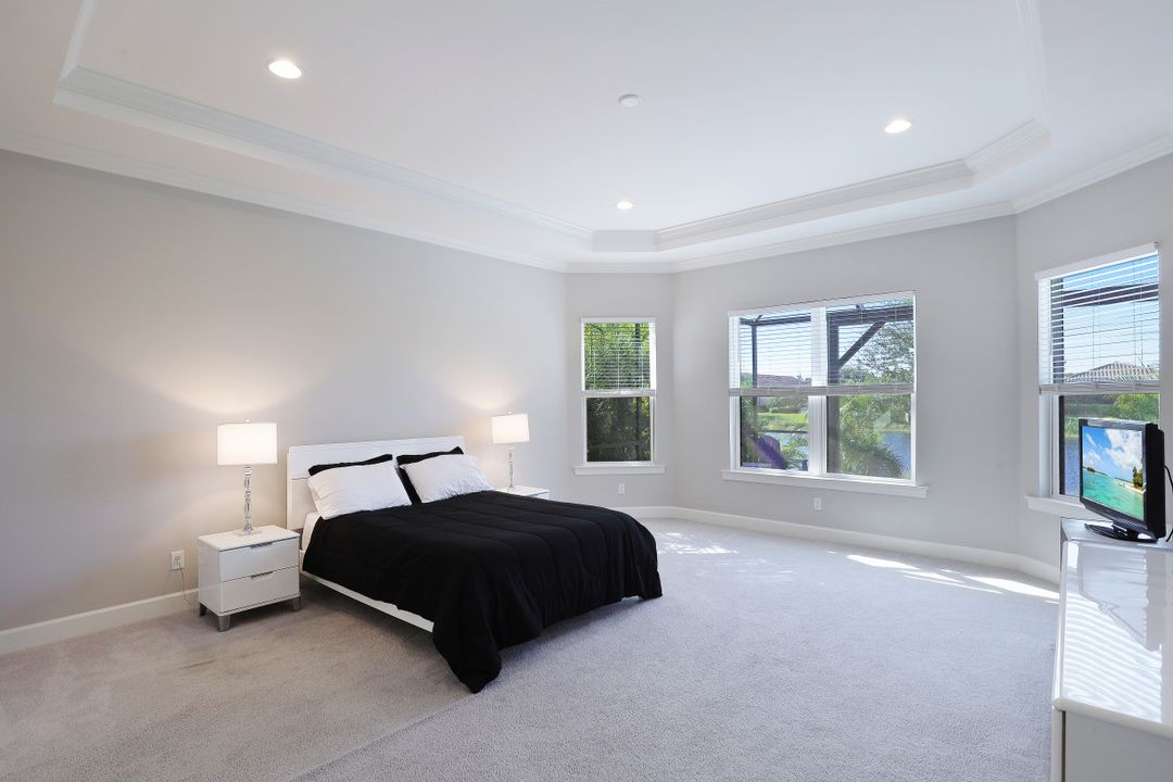 8427 Palacio Terrace S, Naples, FL 34114