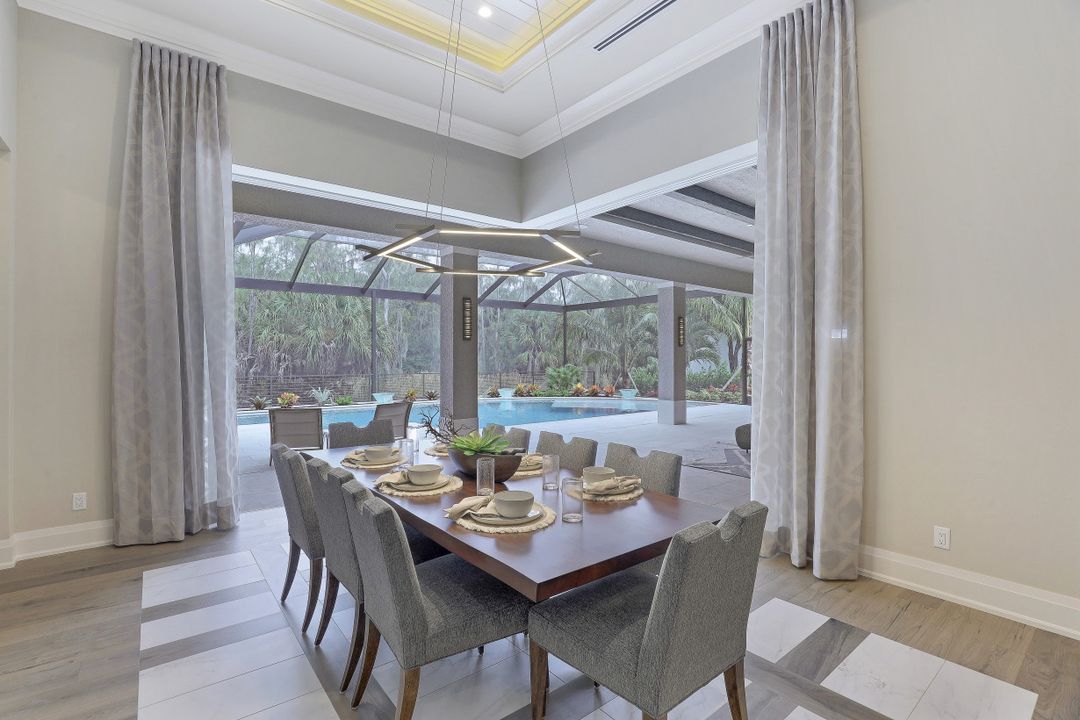 4490 Wayside Dr, Naples, FL 34119