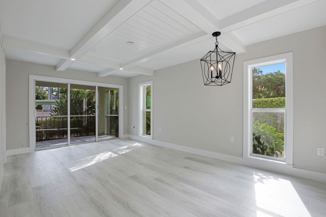 53 High Point Cir W #107, Naples, FL 34103