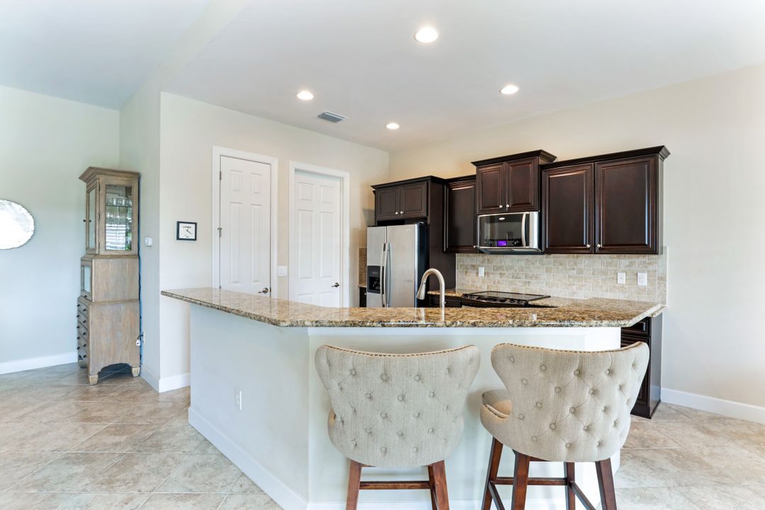 9455 Quarry Dr, Naples, FL 34120