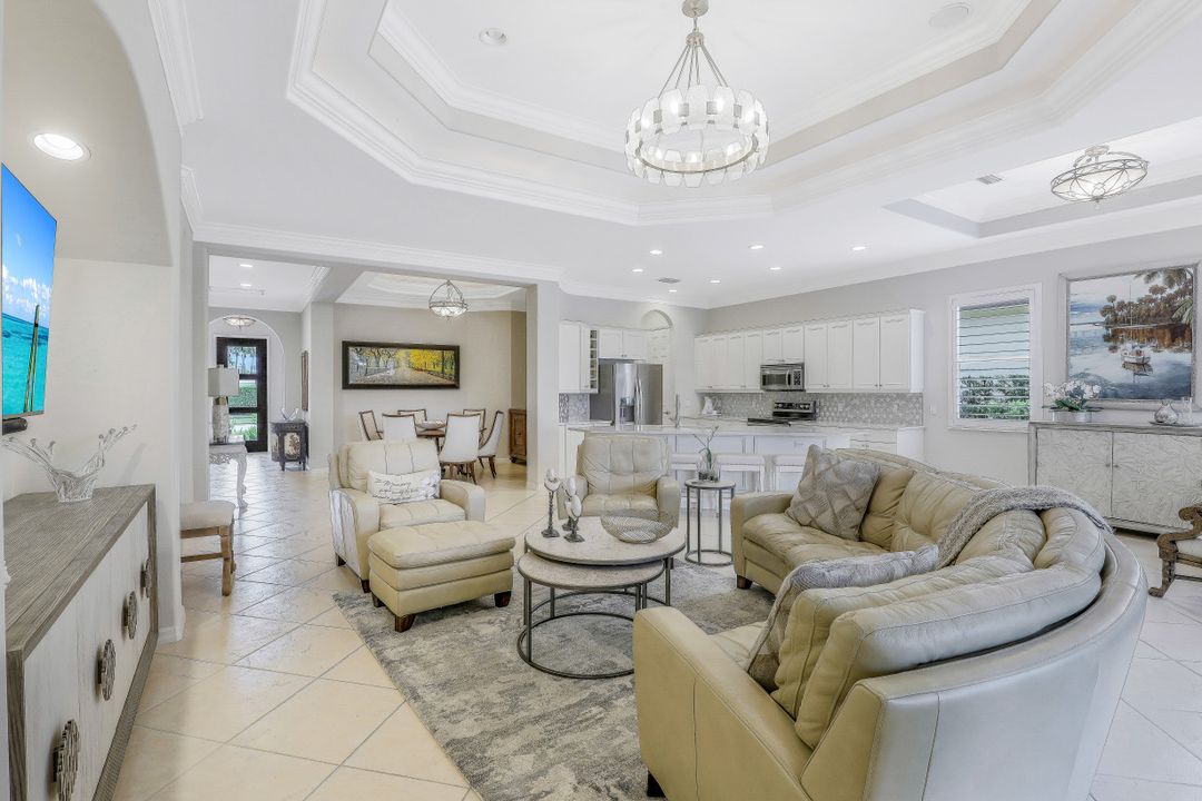 10801 Longshore Way E, Naples, FL 34119