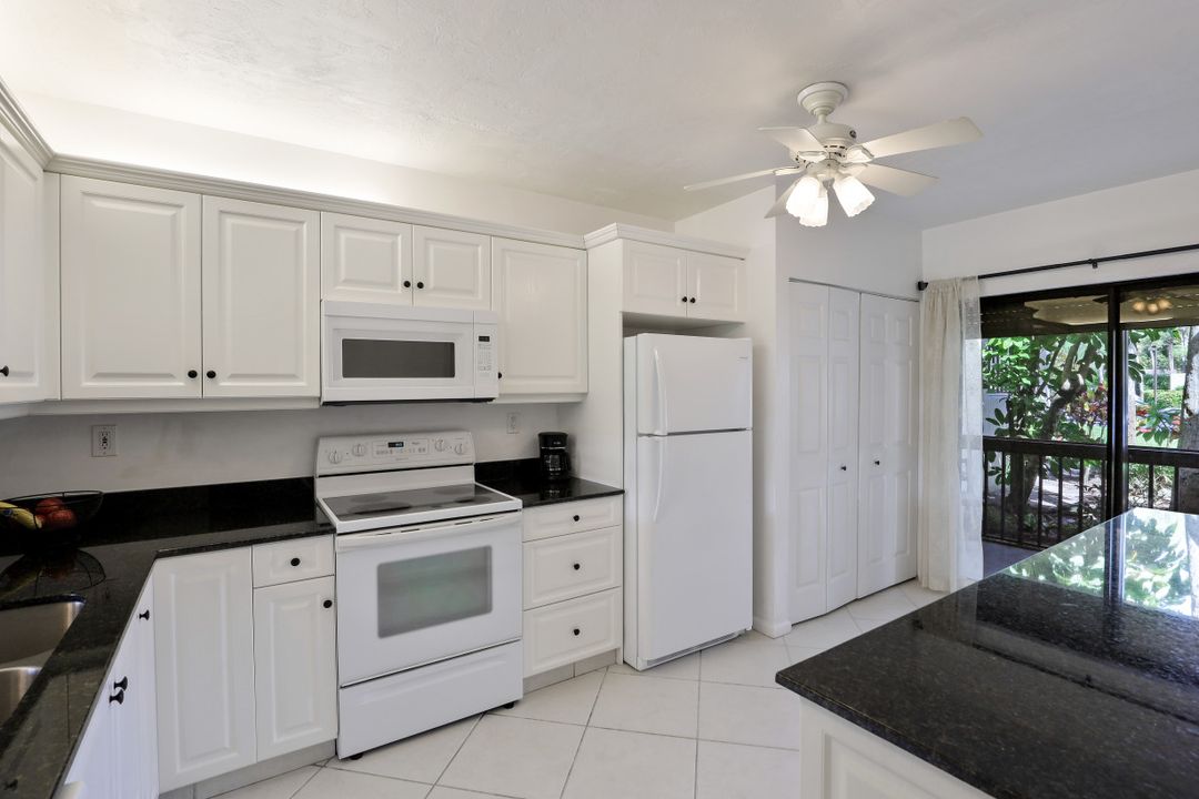 1812 Kings Lake Blvd #103, Naples, FL 34112