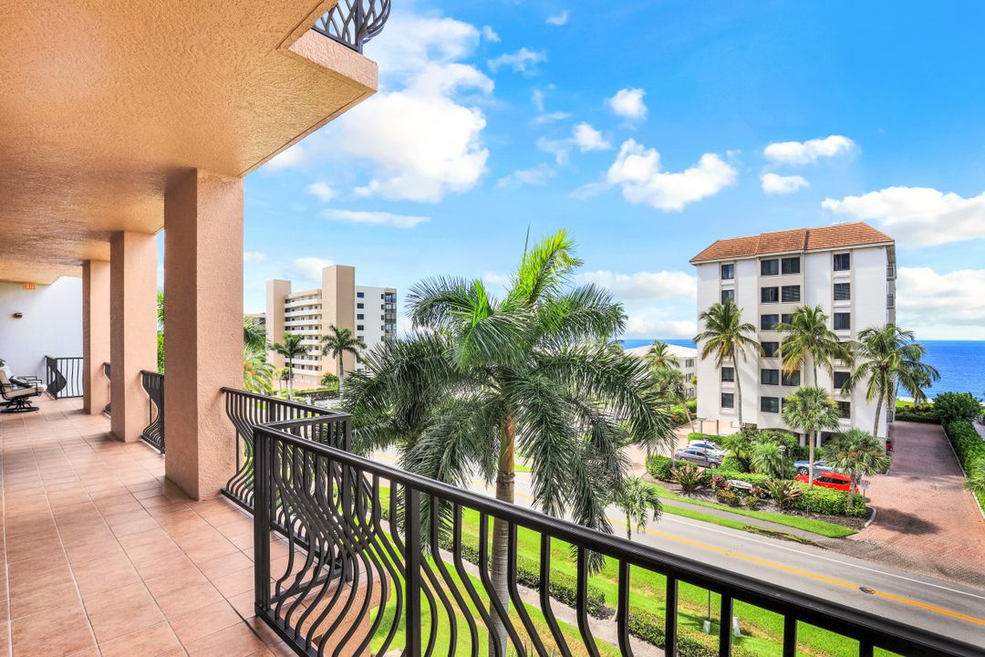 10620 Gulf Shore Dr #401, Naples, FL 34108