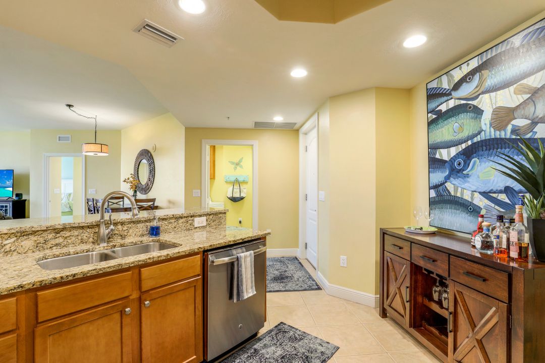 5793 Cape Harbour Dr #711, Cape Coral, FL 33914