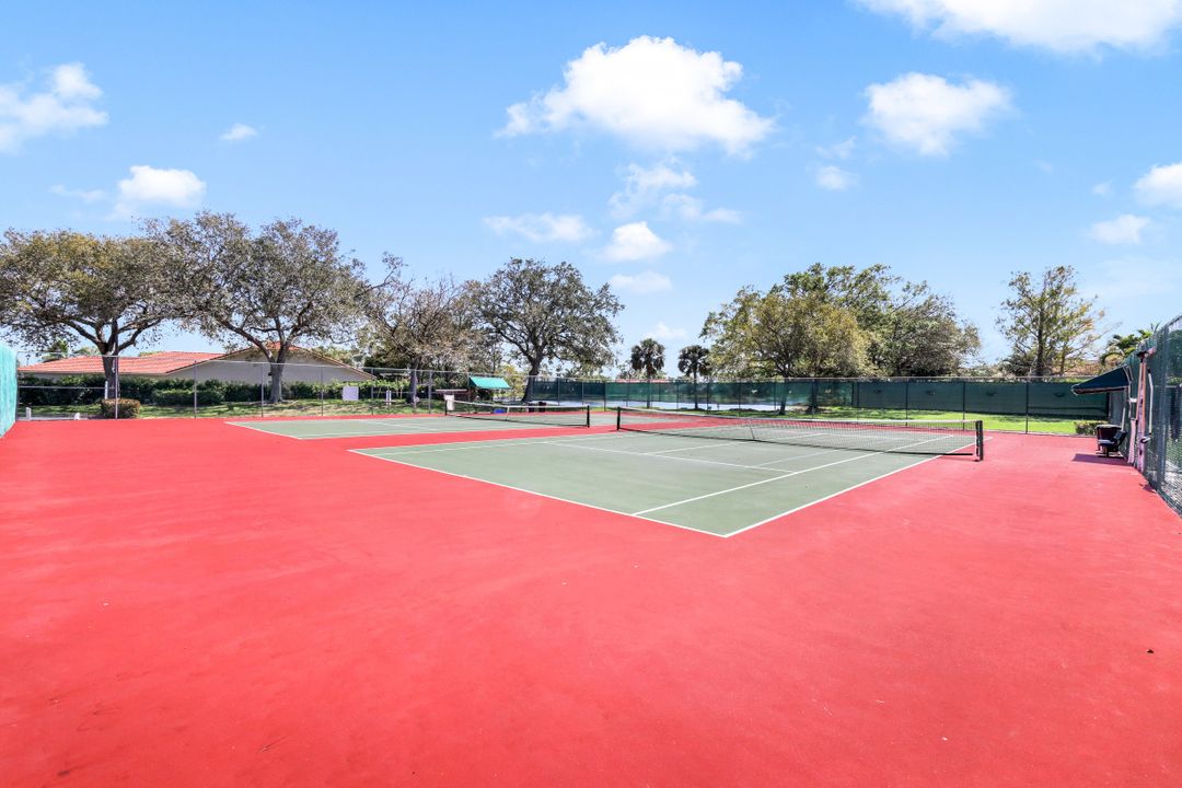 810 New Waterford Dr #201, Naples, FL 34104