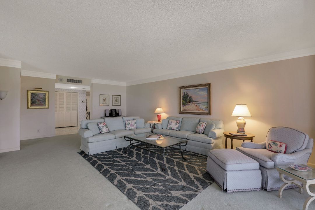 4051 Gulf Shore Blvd N #1204, Naples, FL 34103