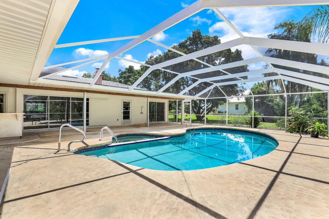 27126 Rue De Paix, Bonita Springs, FL 34135