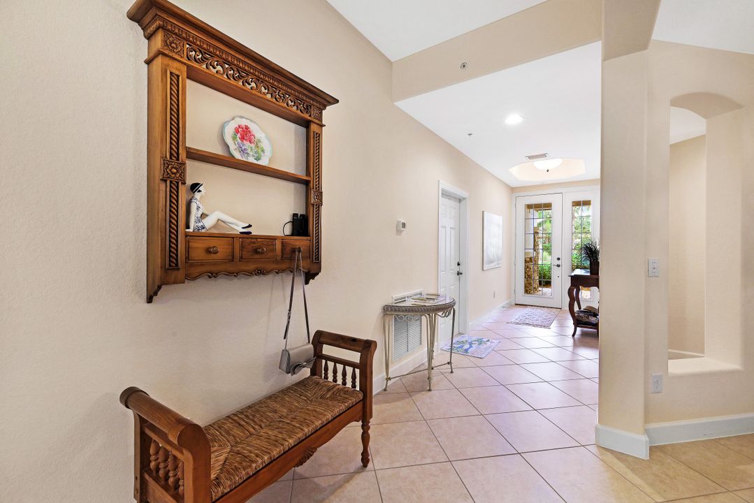 8080 Players Cove Dr Unit 102, Naples, FL 34113