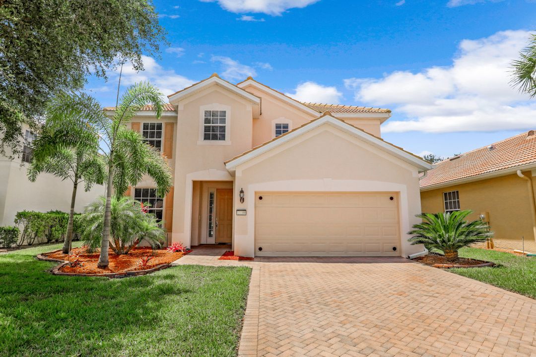 2039 Sagebrush Cir, Naples, FL 34120