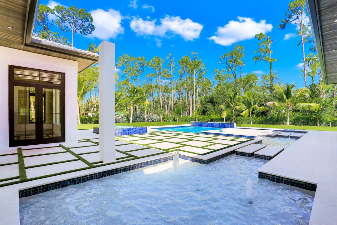 6435 Sable Ridge Ln, Naples, FL 34109