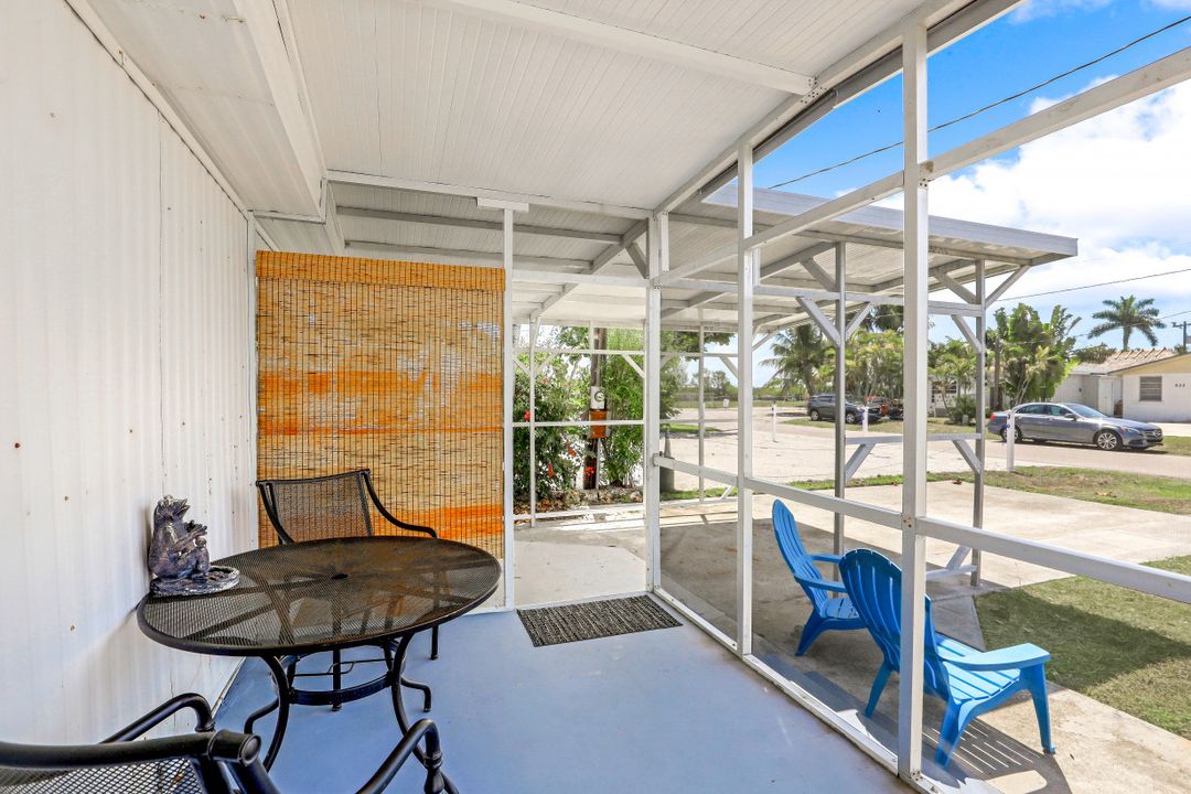 625 Palm Dr, Goodland, FL 34140