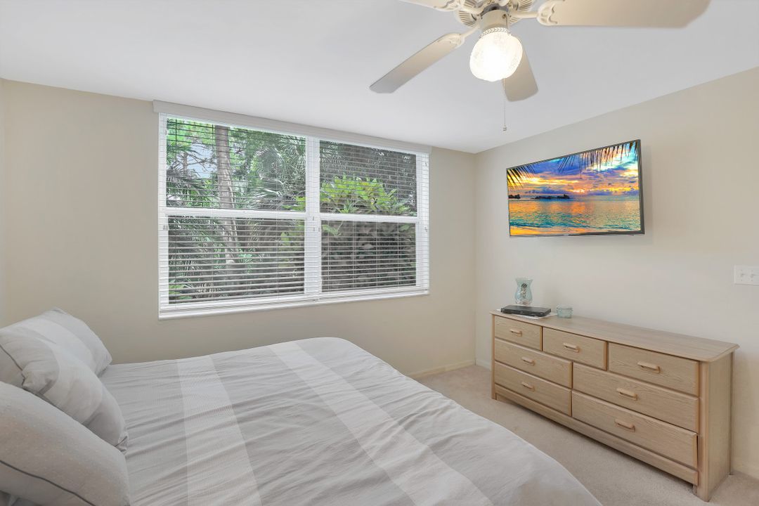 285 Naples Cove Dr #1106, Naples, FL 34110